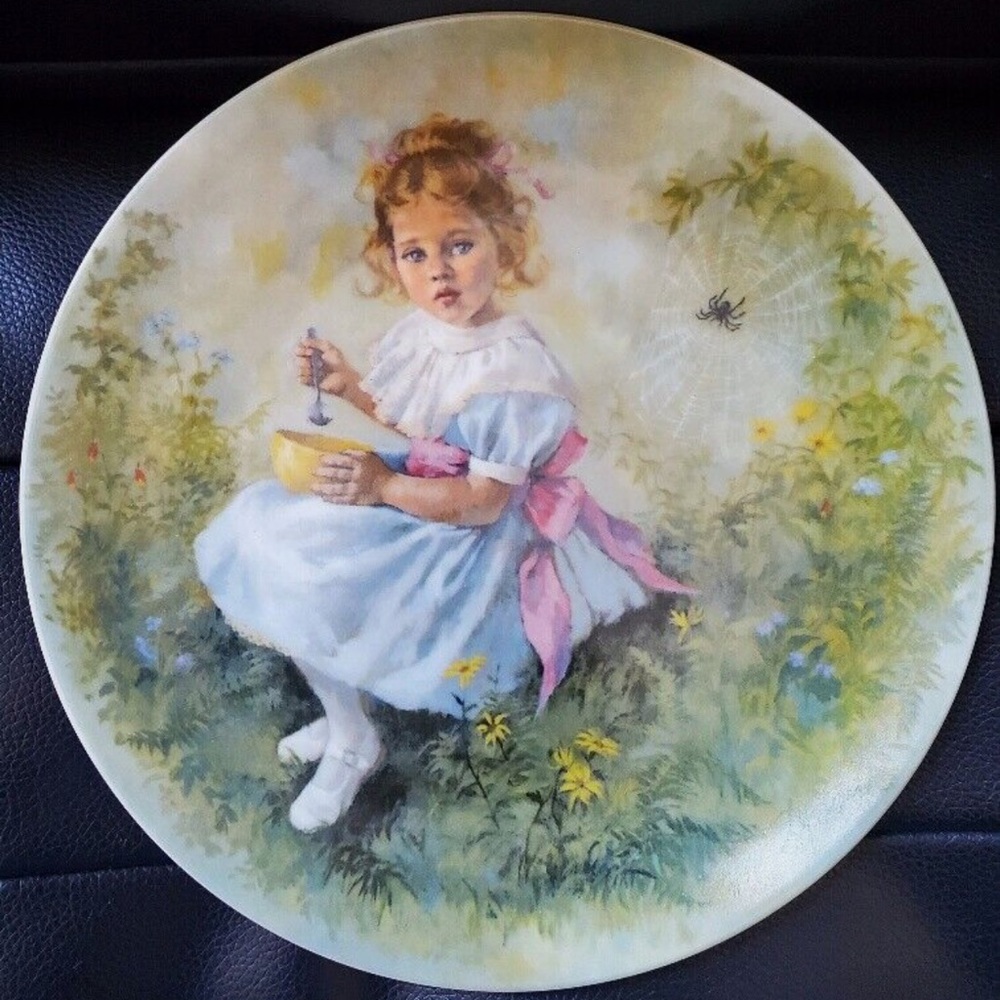 Little Miss Muffet Collectors Plate by John McClelland Bradford Exchange 1981 - Picture 1 of 2